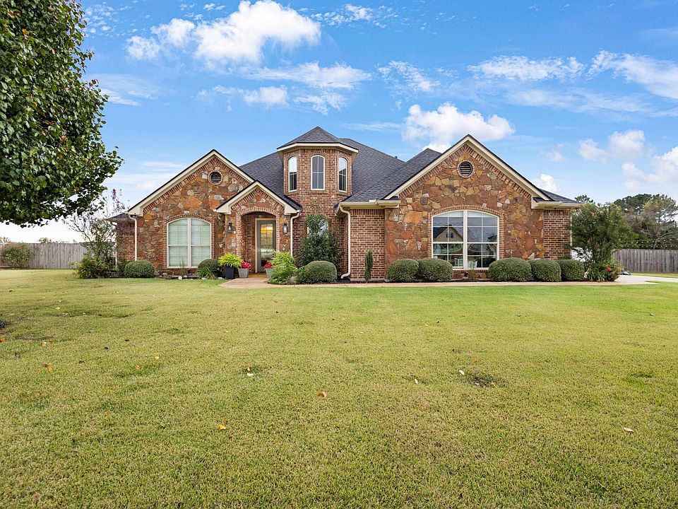 1st image of 4512 Windsor Park Ln