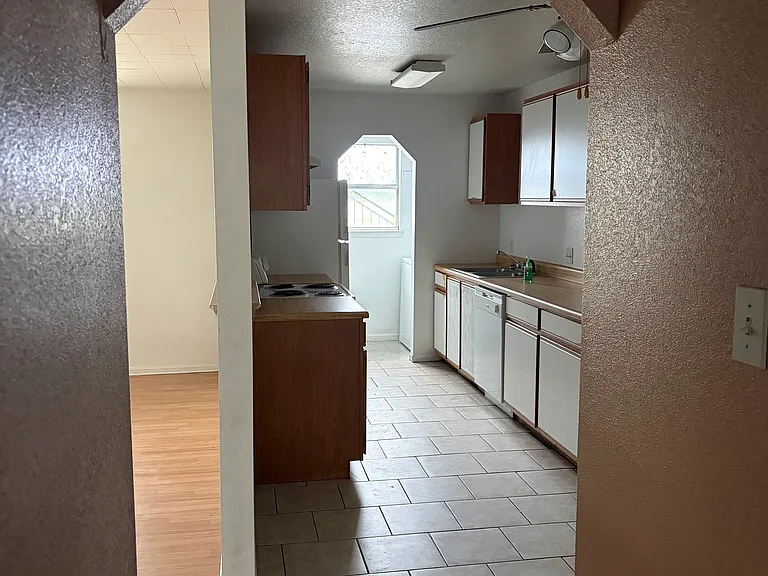 908 W Avenue B #2 — Photo 14