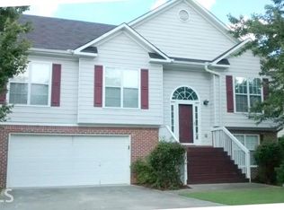 3236 Shady Valley Ln, Loganville, GA 30052