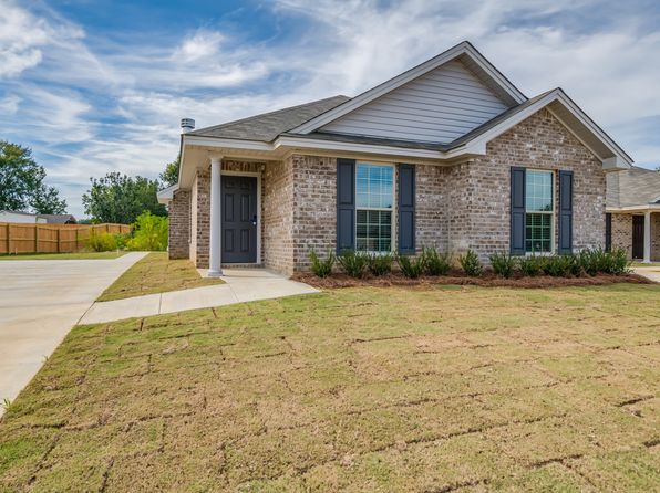 485 Country Club Dr