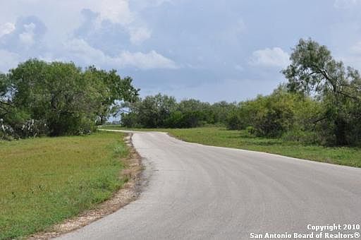 3rd image of 1960 Hwy 281 S