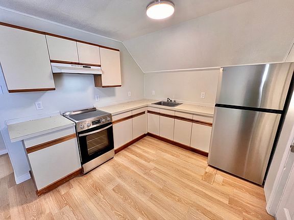 2nd image of 410-418 Rantoul St #11651372