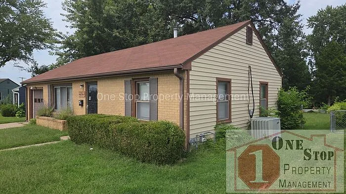 3 bed, 2.0 bath, $1,895 — Photo 3