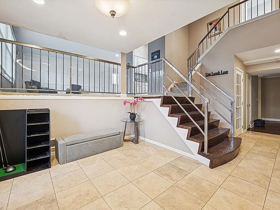 5th image of 1908 McCraren Rd