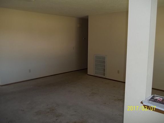 3rd image of 17035 Cherryhill Dr