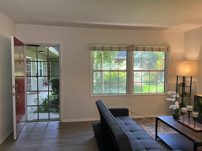 Lillian Way Apartments — Photo 14