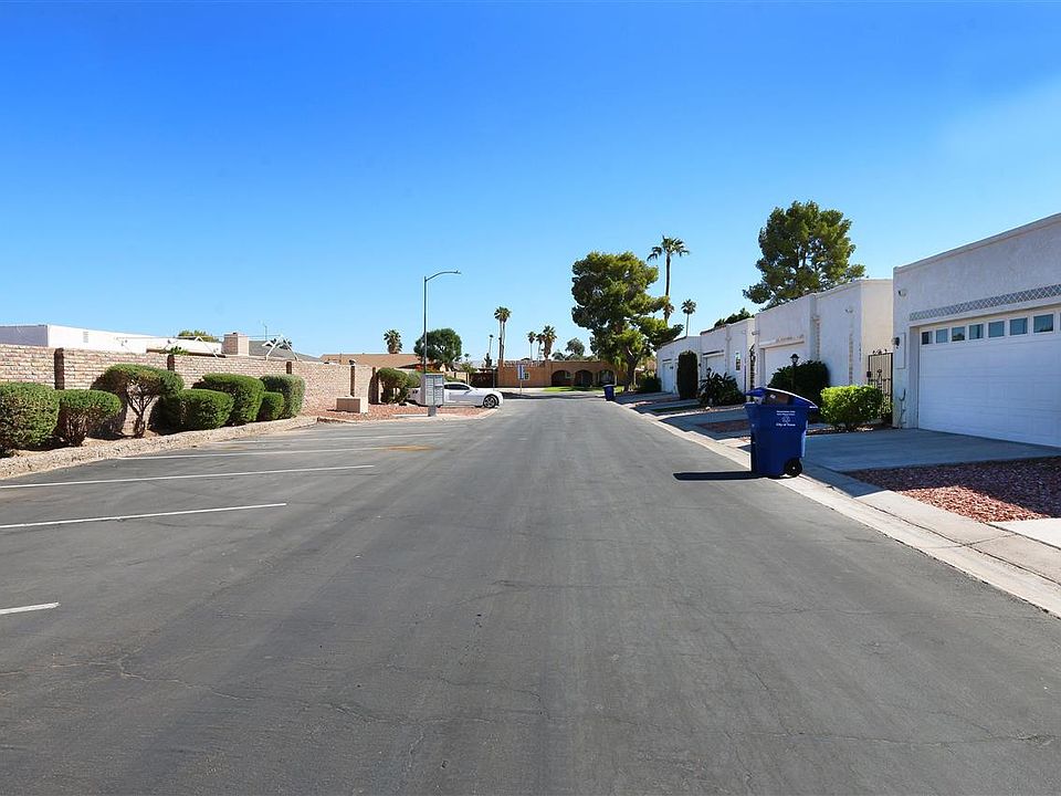 1st image of 1429 E Torrey Pines Cir