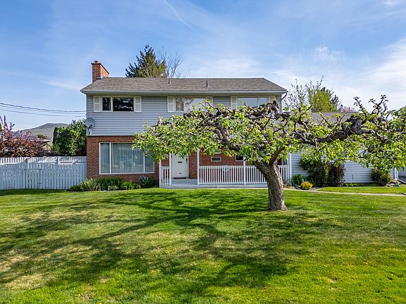 3rd image of 751 Ridgeview Ter