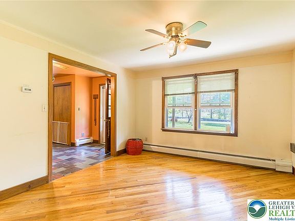 4th image of 255 Park Dr W