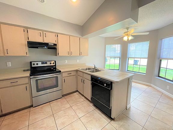 3rd image of 10613 Whitestone Ct