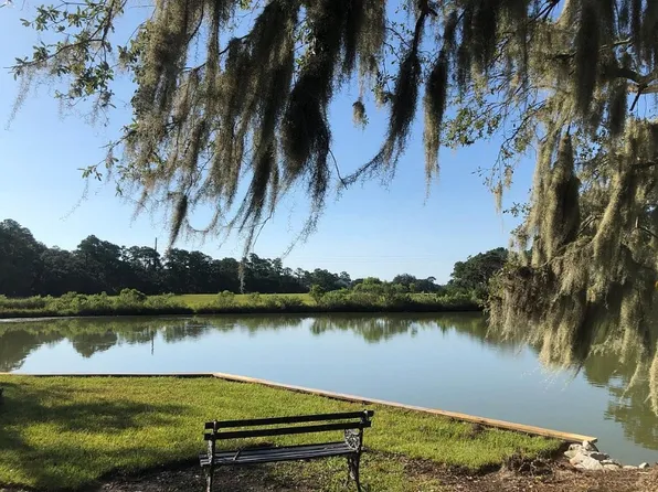 7 Gardens Corner Ct, Charleston, SC 29407