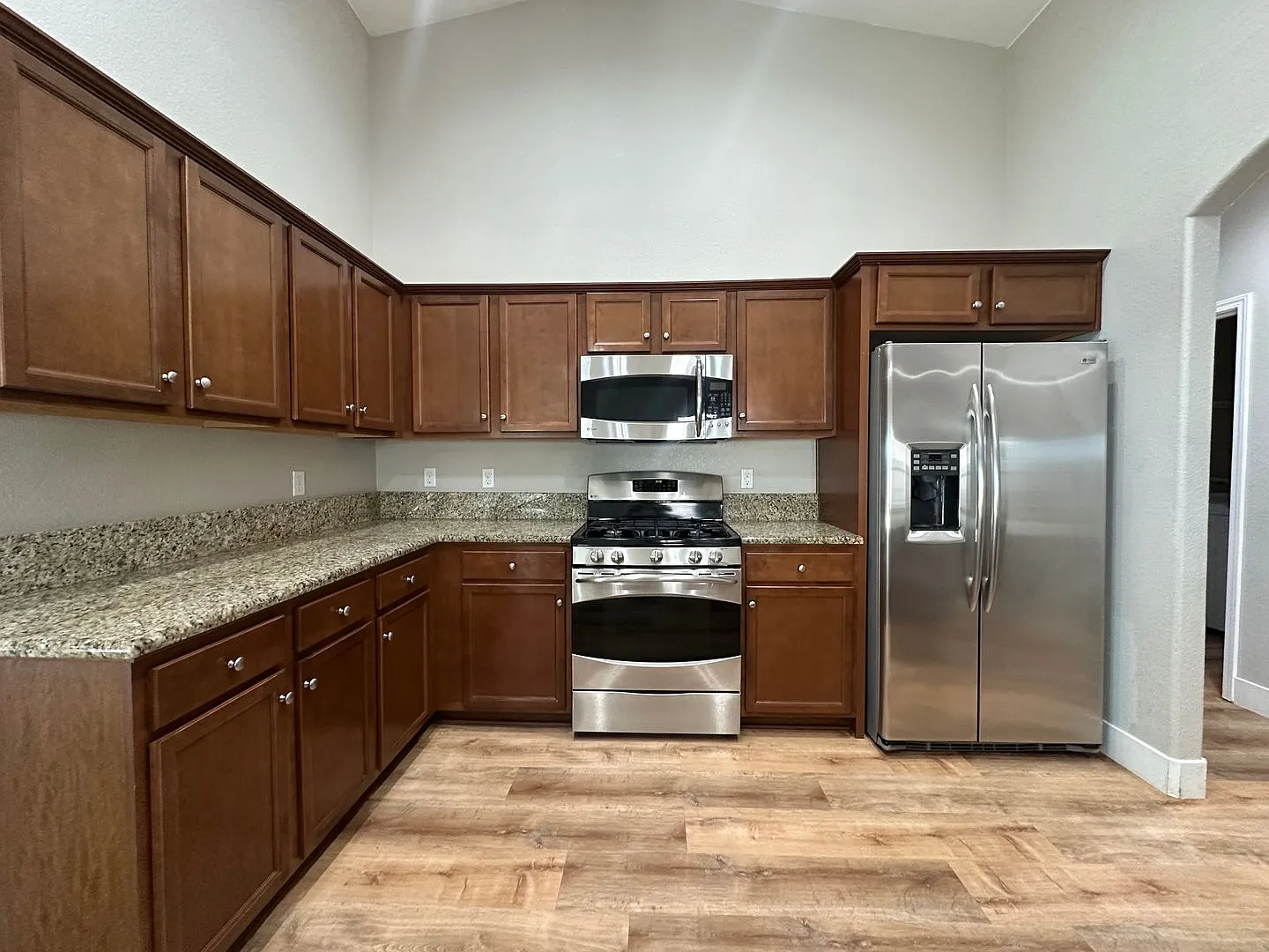 Spacious Lemoore home coming soon, pet friendly! — Photo 3