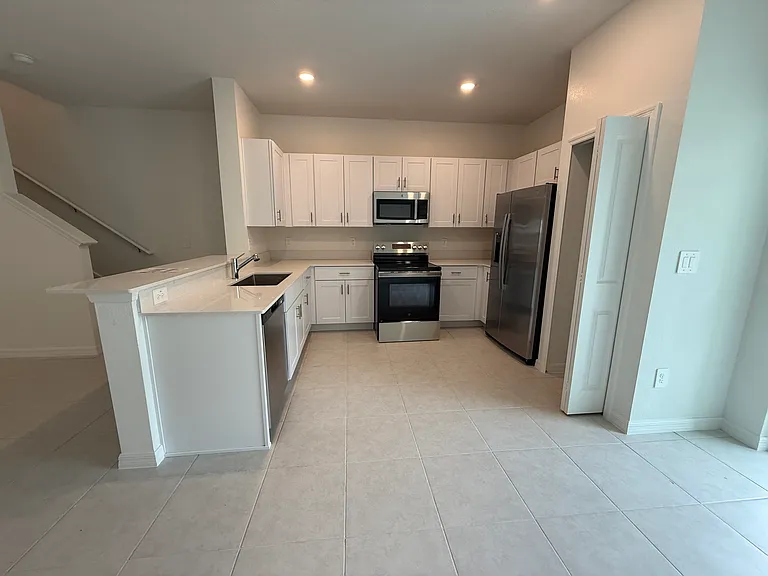 10300 Honey Hammock Way — Photo 5