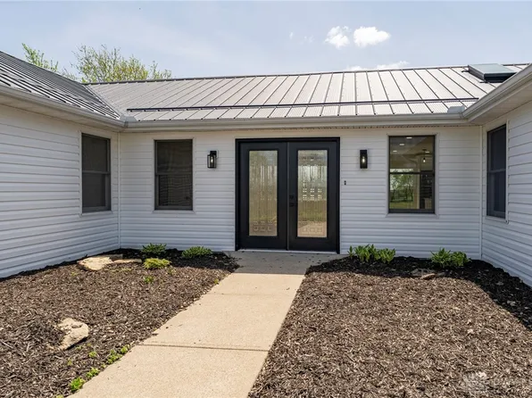 6450 Welcome Rd E, Hillsboro, OH 45133