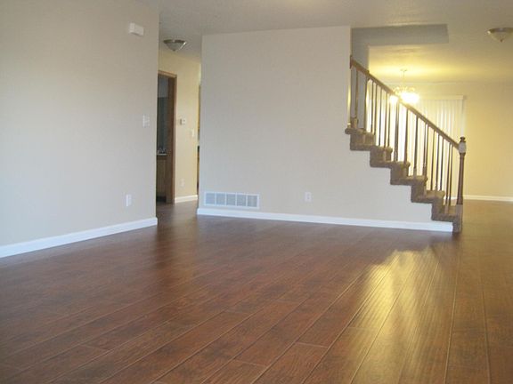 4th image of 514 Ponderosa Ave