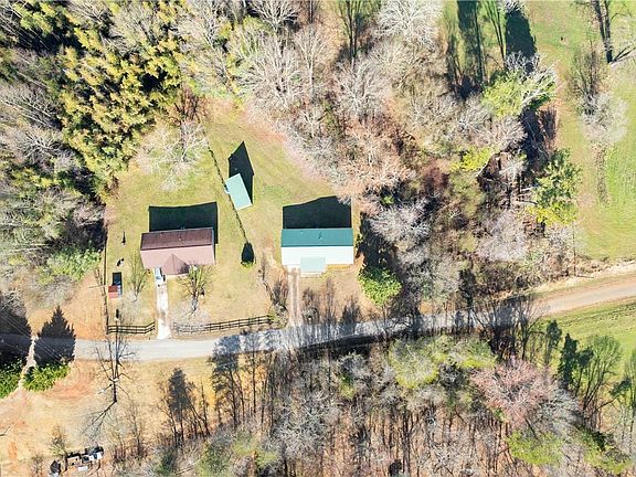 3rd image of 431 Clover Leaf Rd