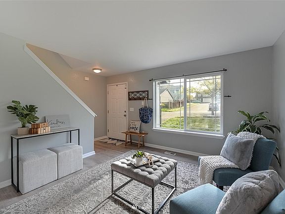 4th image of 18726 17th Ave E