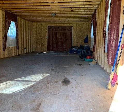 3rd image of 1050 County Road 114