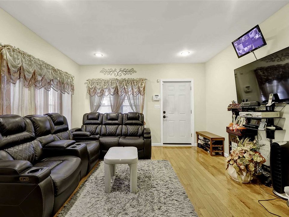 1st image of 114-20 139th St