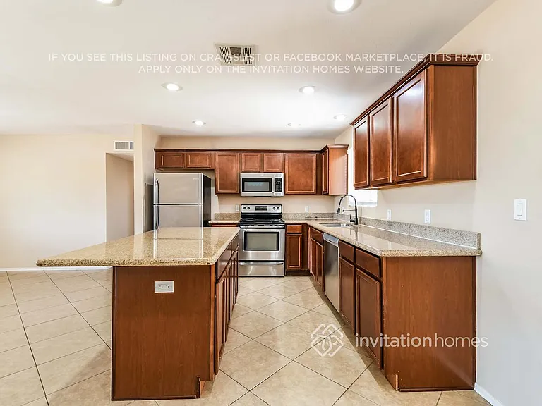 647 E Franklin Ave — Photo 7
