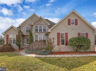 106 E Greenbriar Dr, York, PA 17407