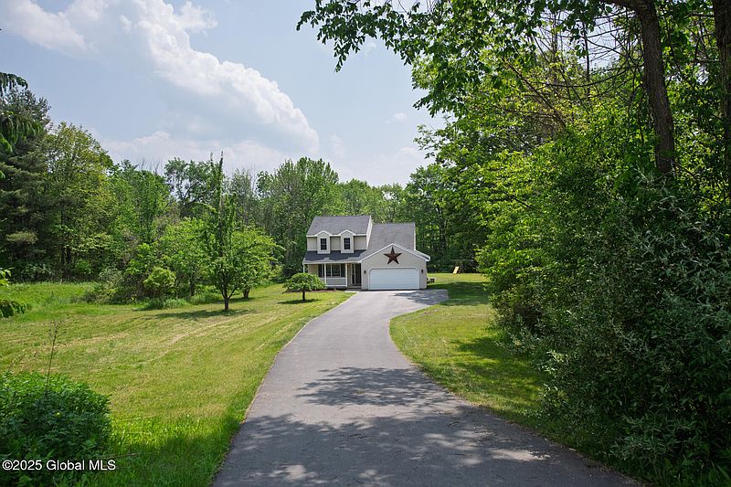 3rd image of 17 Courtney Drive