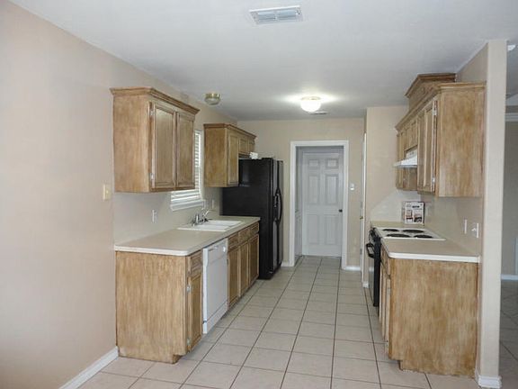 5th image of 5718 Victor Lara Ortegon St