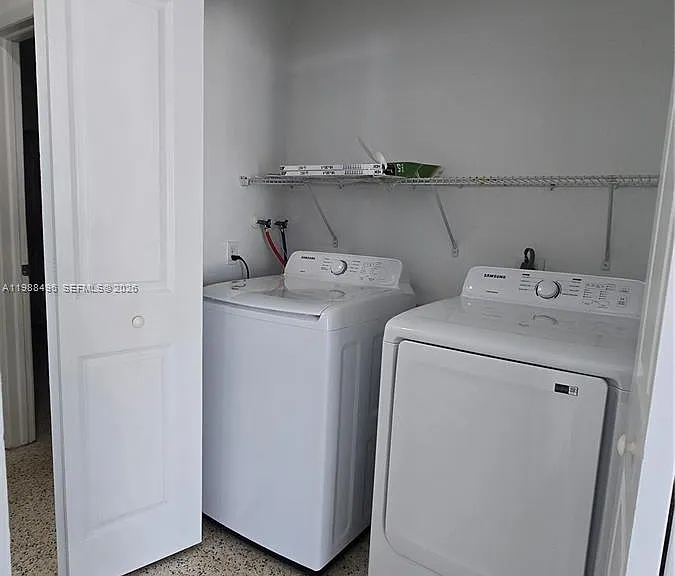 3306 SW 24th Ter — Photo 8