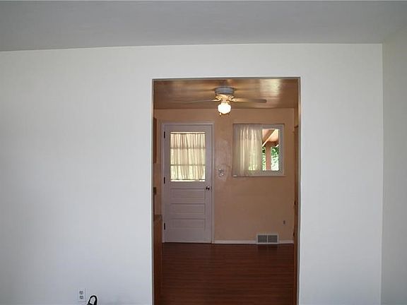 3rd image of 13700 Saint Clair Dr