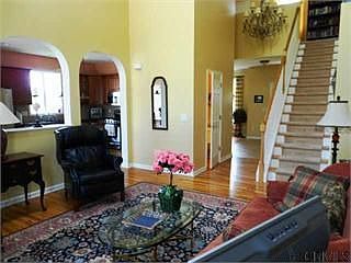 5th image of 7 Candlewood Dr