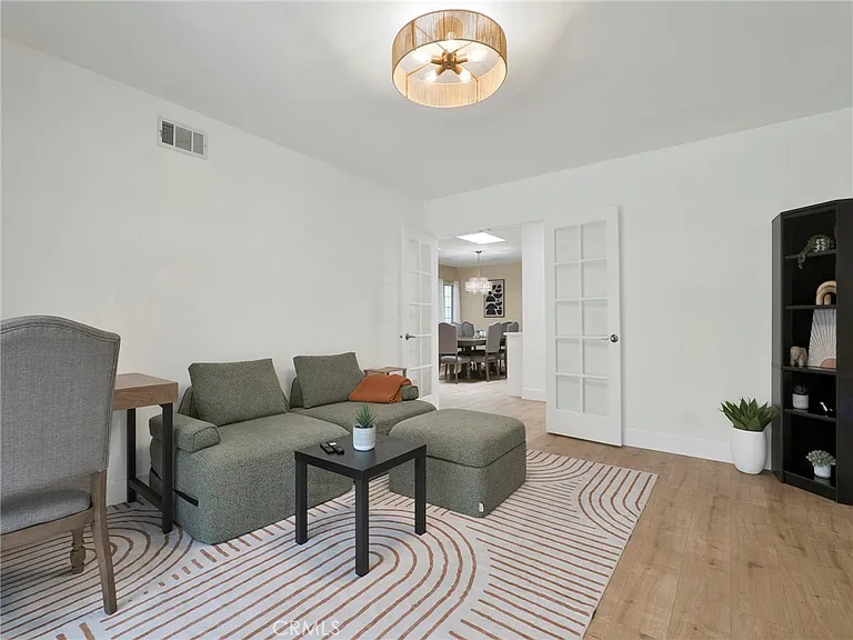 10018 Cozycroft Ave — Photo 11