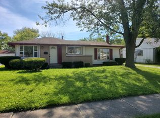 47 S Sycamore Ln, Glenwood, IL 60425