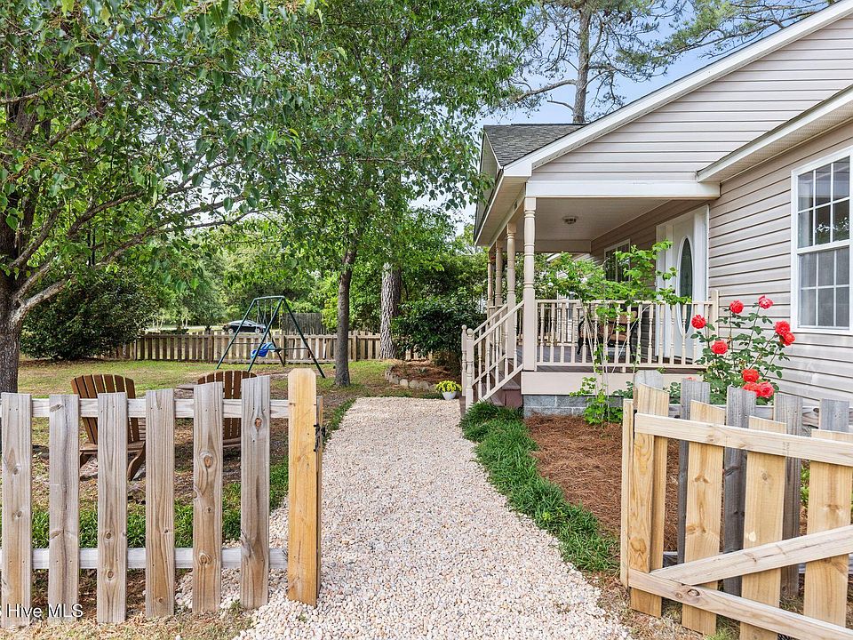 1st image of 3766 Oakwood Drive SE