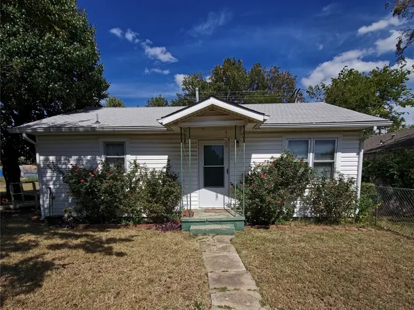 616 E Cherry St, Cushing, OK 74023
