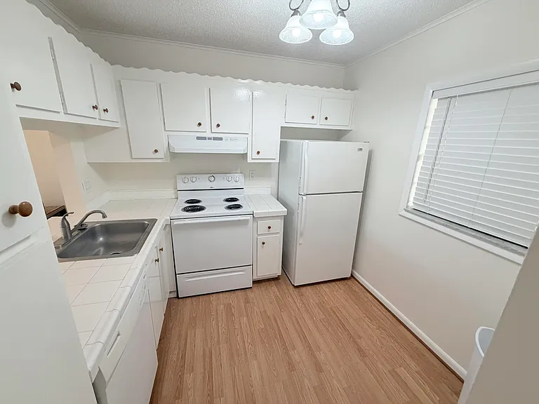 9230 Lagoon Pl #110 — Photo 3