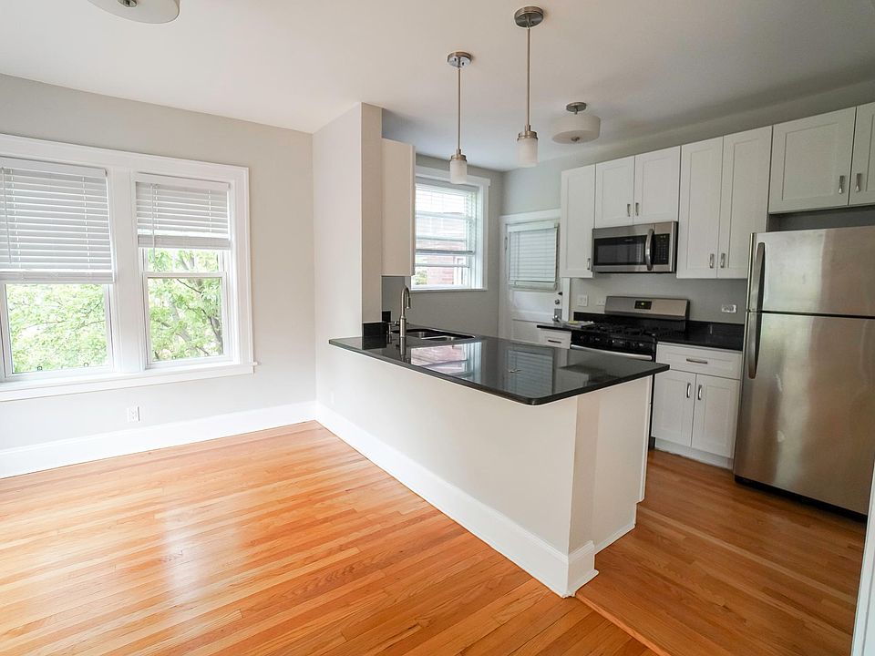 1st image of 909 Washington St APT 1N