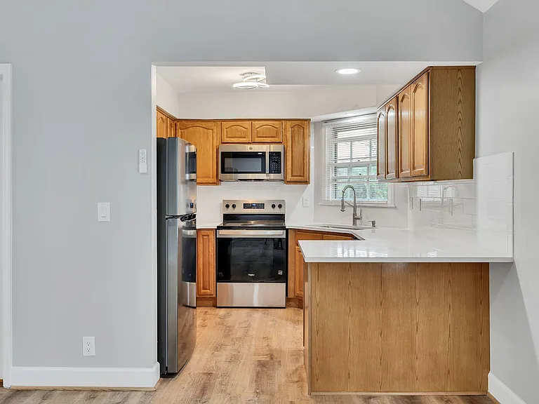 2135 Acklen Ave #10 — Photo 23