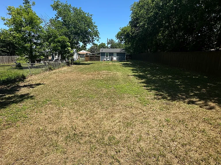 408 Soward Ave — Photo 10