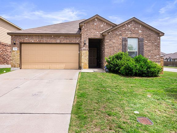 2nd image of 1203 Daffodil Dr