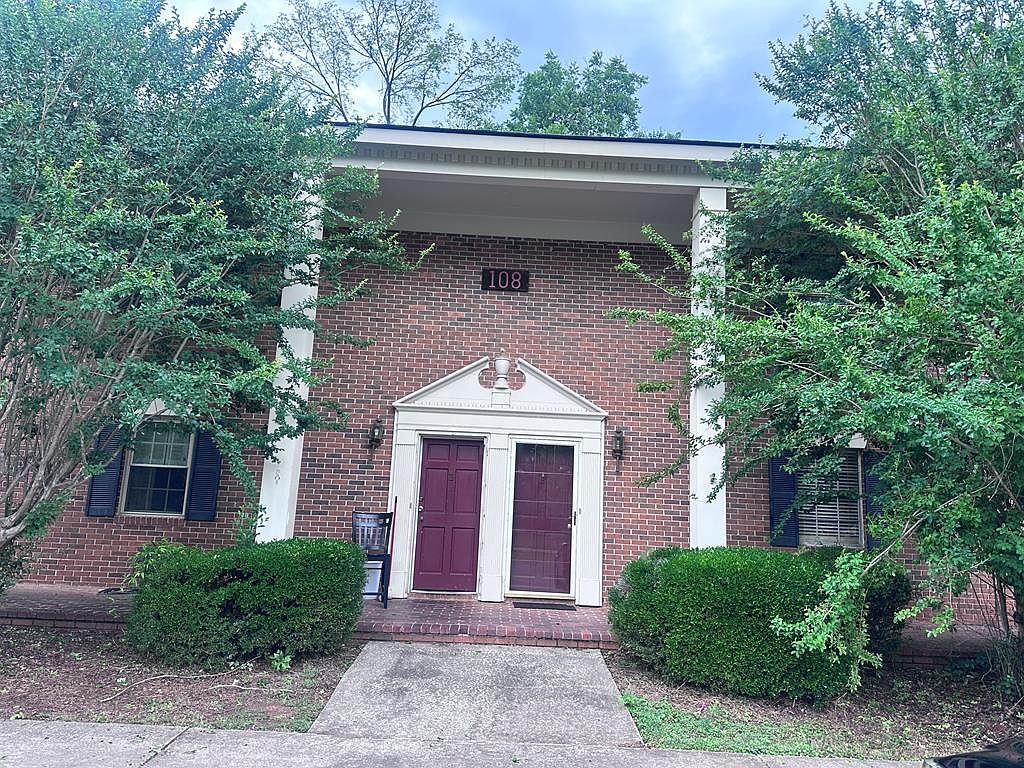 108 Country Club Dr APT F