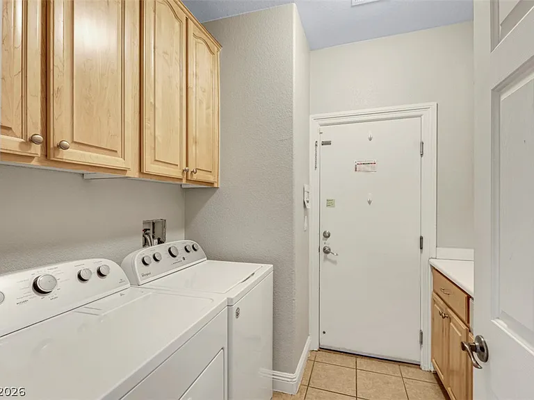 2149 Sentito Cir — Photo 38