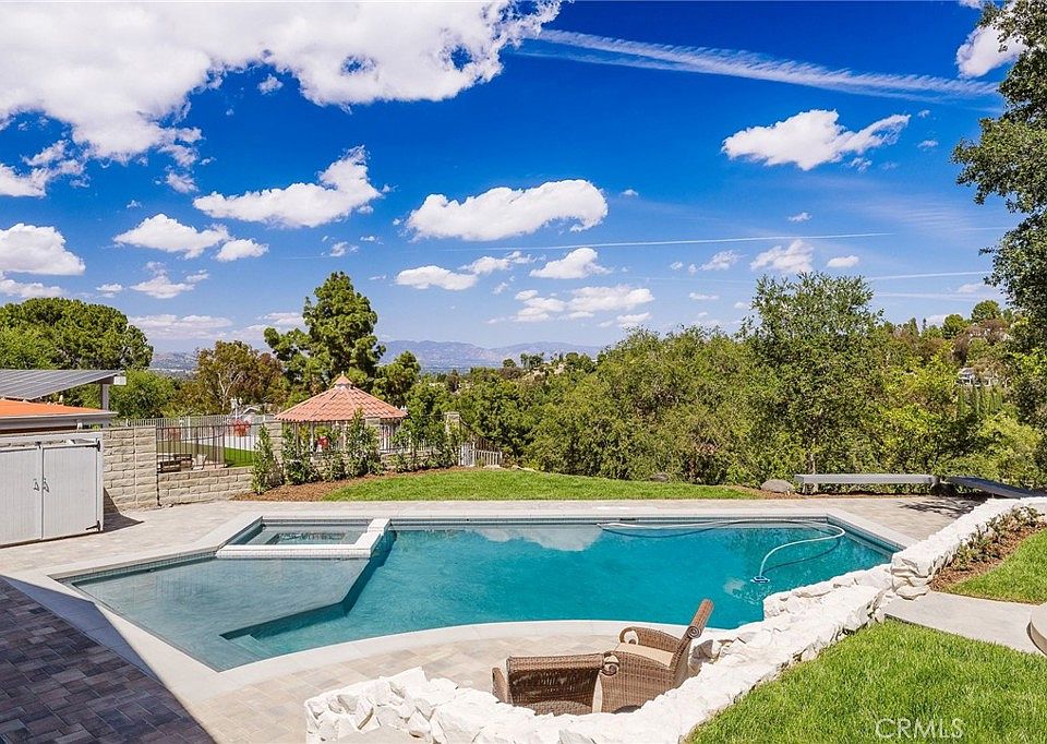 1st image of 4012 Ellenita Ave