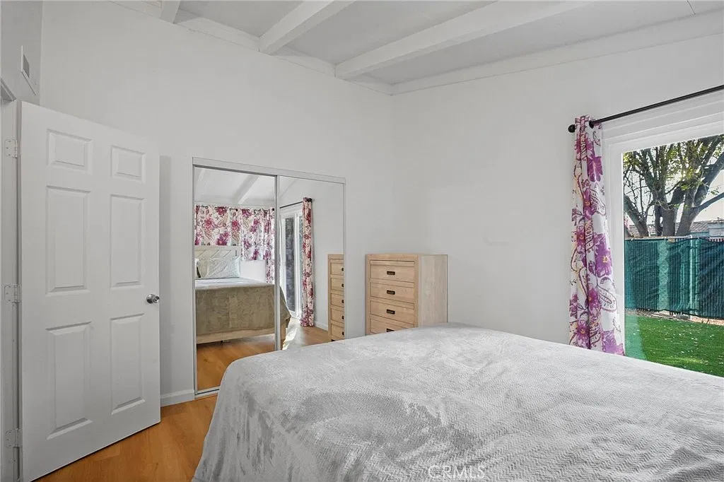 4 bed, 2.5 bath, 1817 sqft, $7,595 — Photo 3