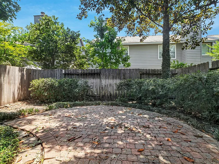 218 Blushwood Pl — Photo 20