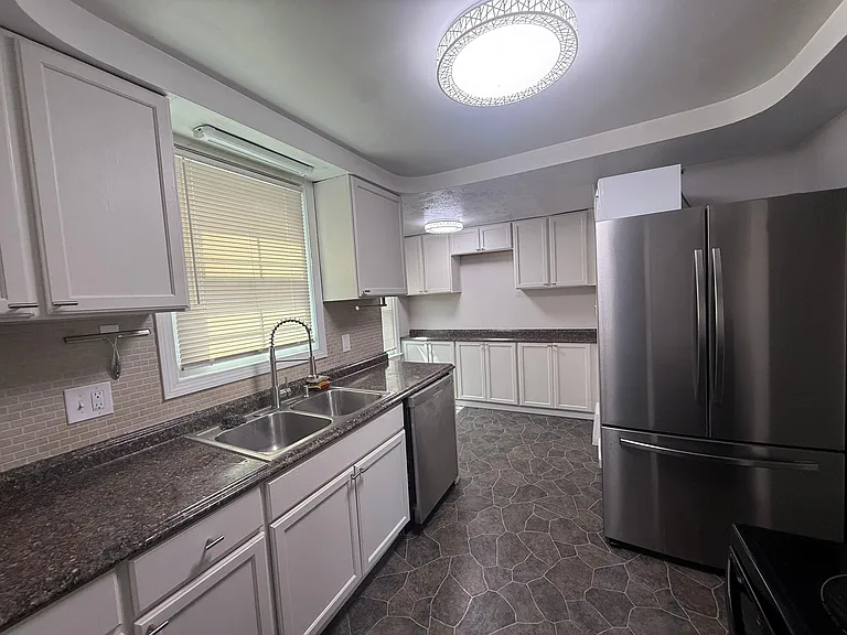 4350 Silsby Rd — Photo 5