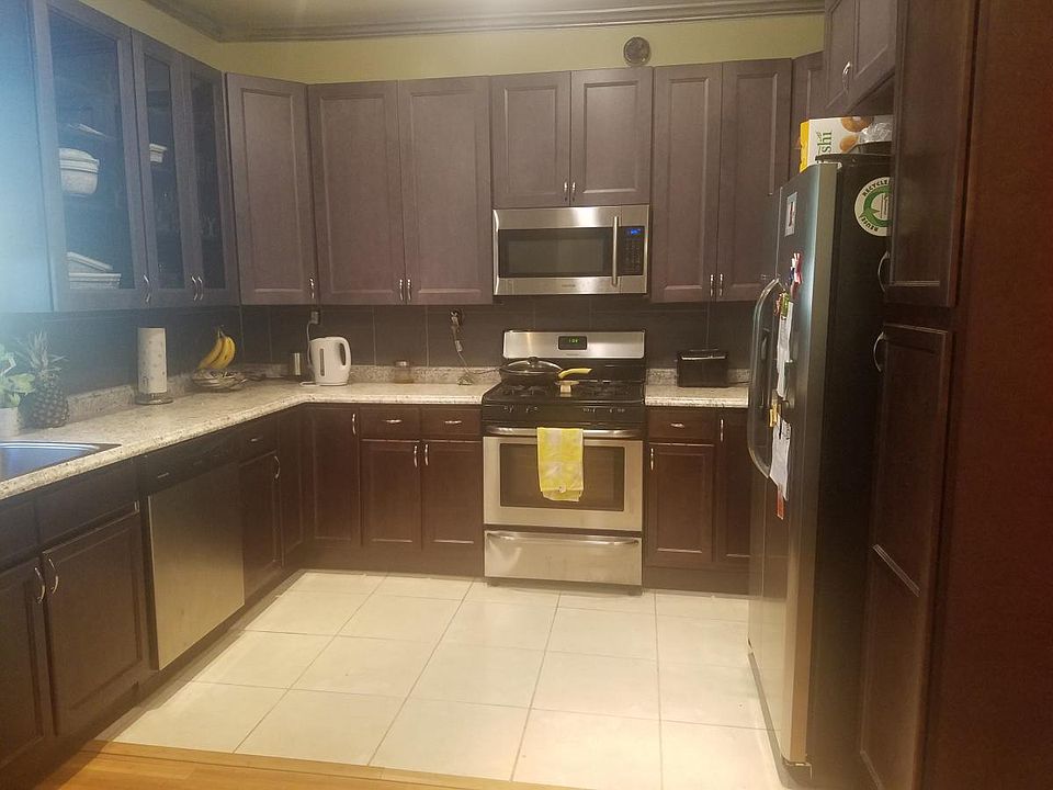 1st image of 21 Gladstone Ave #2
