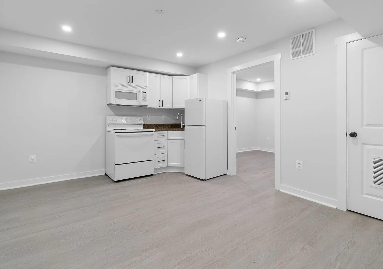 54 Rhode Island Ave NW — Photo 2
