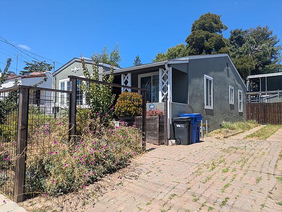 2nd image of 3532 Lyon Ave