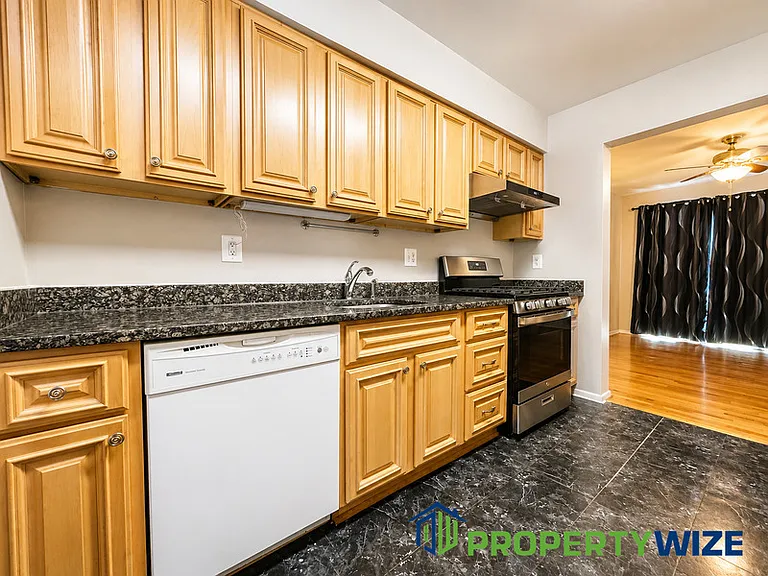 7646 Oldfield Ln — Photo 8