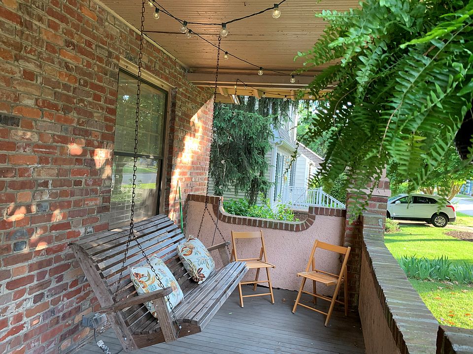 COVERED PORCH